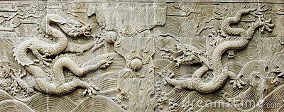 rilievo-del-drago-totem-reale-cinese-15918582